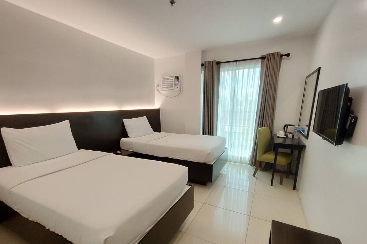 Kamar Twin Superior, 2 Tempat Tidur Twin | Meja kerja, setrika/meja setrika, dan seprai linen