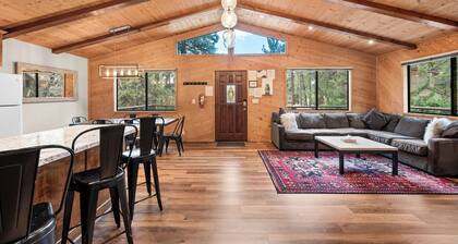 Mellow Moonridge - Cozy 2 bedroom, Smart TV, Barbecue, Deck