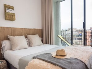 3 slaapkamers, een strijkplank/strijkijzer, reisbedje, gratis wifi