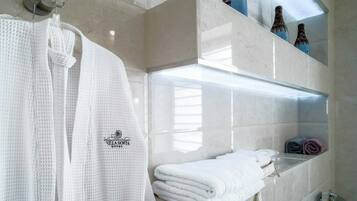 Standard Double Room | Bathroom | Free toiletries, hair dryer, bathrobes, slippers