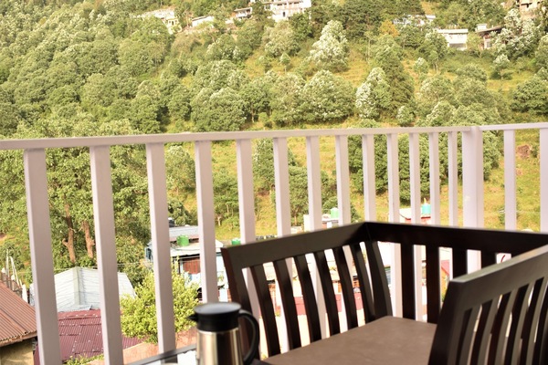 Diamond | Balcony