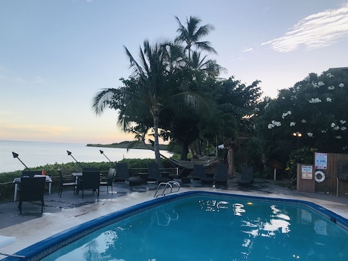 Hotel Moloka’i - AC, Restaurant, Bar, Pool, BBQ Grills, Kitchenette, Lanai, Wifi