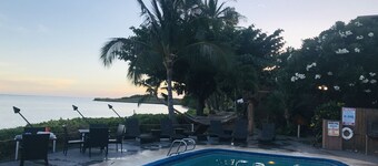 Hotel Moloka's w / parvi, AC, iso lanai, 2 televisiota