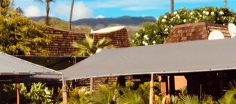 Hotel Moloka’i - AC, Restaurant, Bar, Pool, BBQ Grills, Kitchenette, Lanai, Wifi