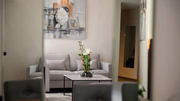 Senior Suite | 1 bedroom, premium bedding, pillowtop beds, minibar