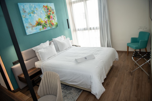 1 bedroom, premium bedding, pillow-top beds, minibar