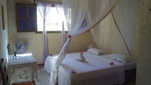 Basic dubbelrum | Skrivbord, gratis wi-fi och sängkläder