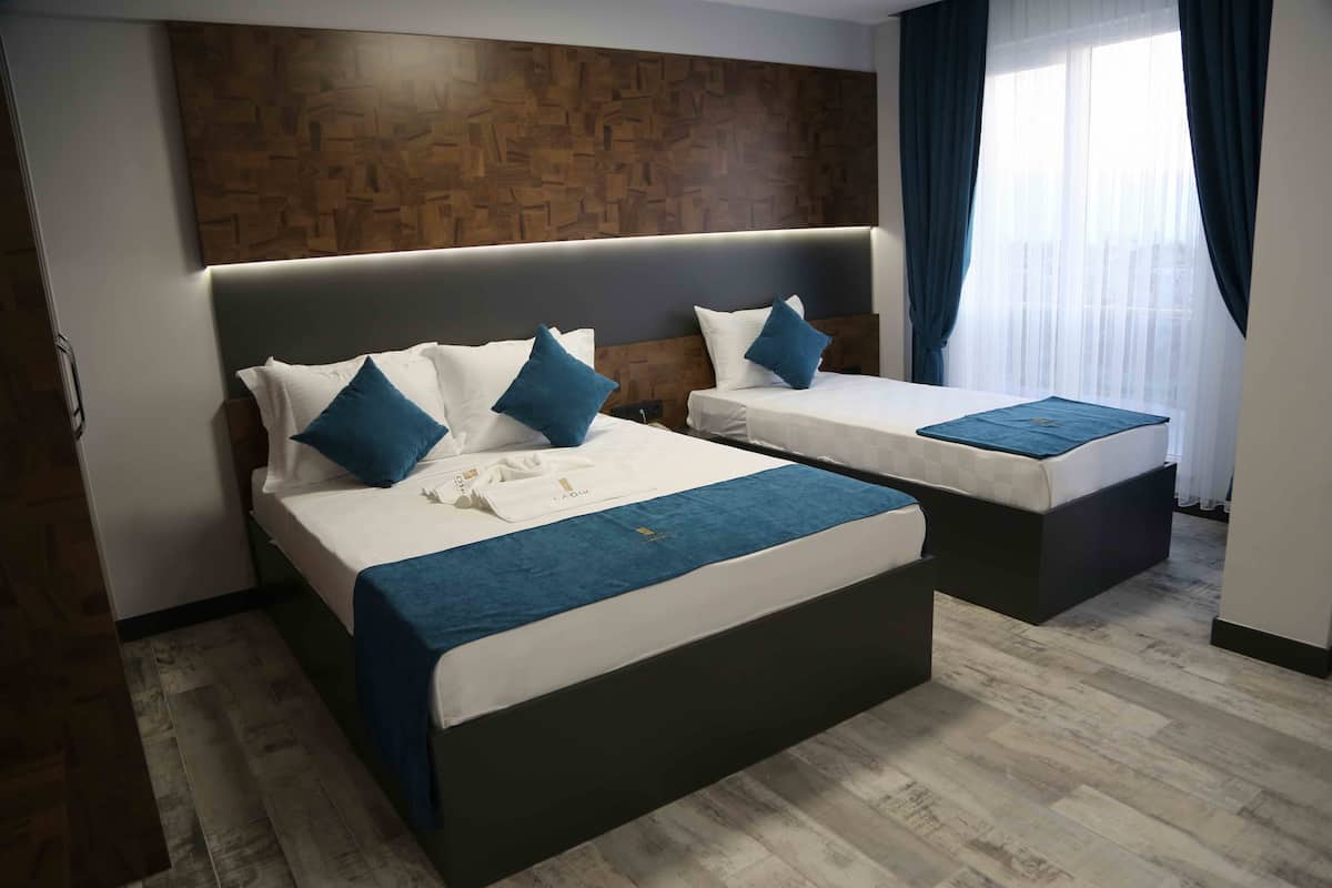 Royal Room | Soundproofing, iron/ironing board (on request), WiFi (free)
