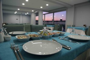 Breakfast and dinner served - Ladik Hotel (Denizli)