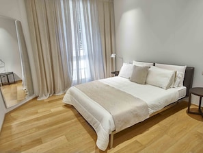 Luxury Apartment, 1 Bedroom, Ground Floor | 1 bedroom, iron/ironing board, cribs/infant beds, free WiFi - Lario Apartment (Como)