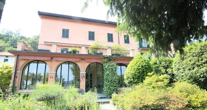 Botanic Garden Villa