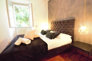 Deluxe Villa, 4 Bedrooms | 4 bedrooms, desk, laptop workspace, iron/ironing board - Villa Magnolia (Como)