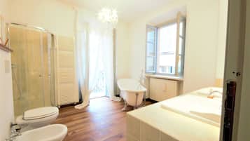 Deluxe-Villa, 4 Schlafzimmer | Badezimmer