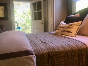 3 chambres, fer et planche à repasser, Wi-Fi, draps fournis