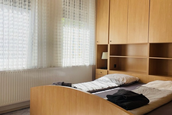 2 bedrooms, desk, soundproofing, iron/ironing board
