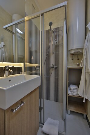 Apartment, 1 Bedroom | Bathroom | Hair dryer, towels, soap, toilet paper - Apartment Alek (Belgrade)
