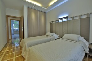 Apartment, 2 Schlafzimmer | 2 Schlafzimmer, Bügeleisen/Bügelbrett, kostenloses WLAN, Bettwäsche