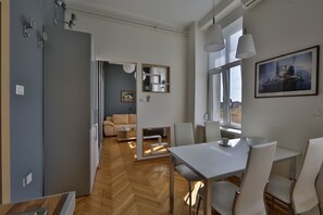 In-room dining - Broz Apartment (Belgrade)