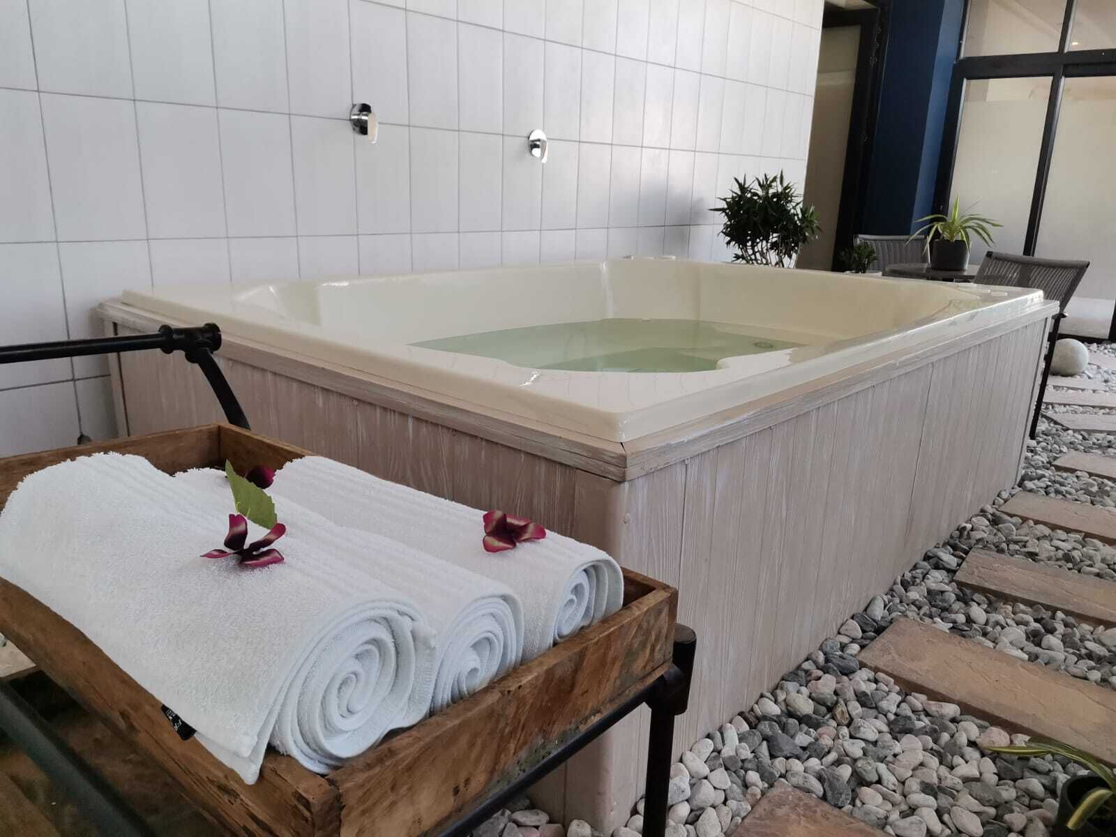 indoor spa tub