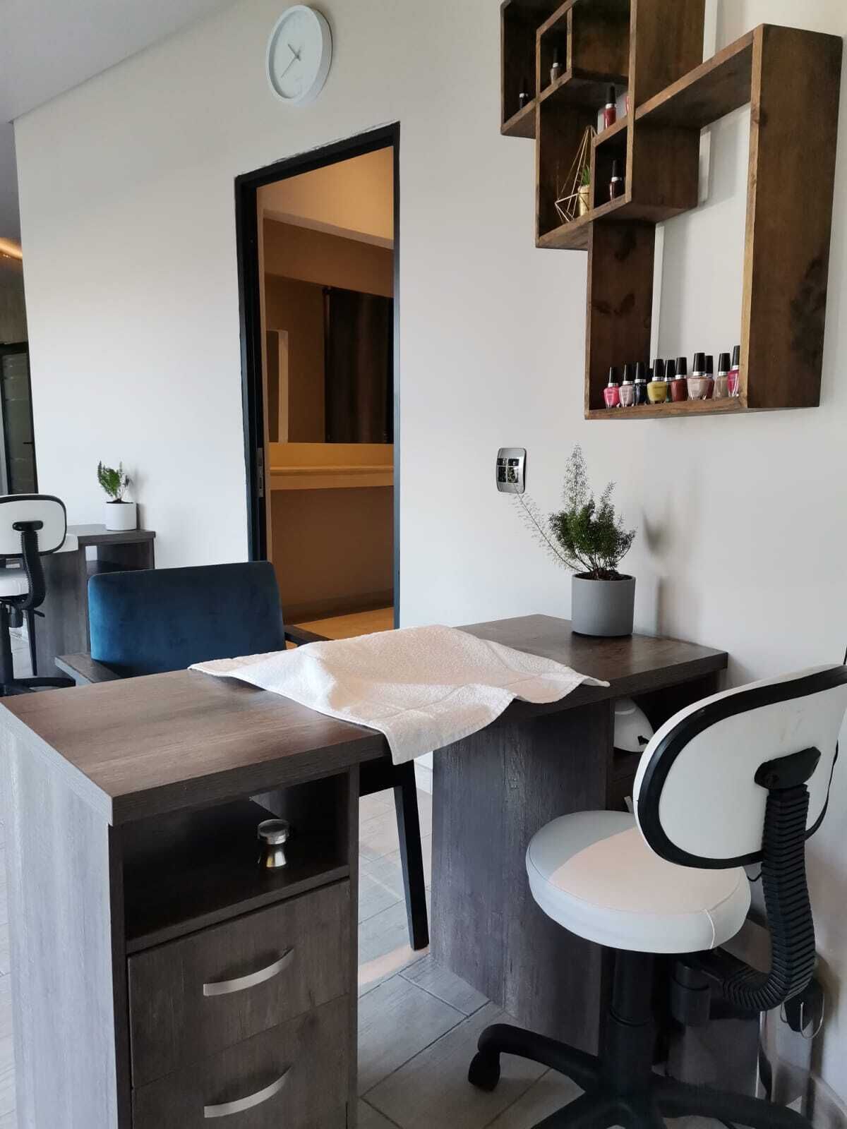 Couples treatment room(s), body treatments, body wraps, body scrubs