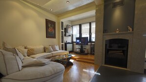 Luxury Apartment, 2 Bedrooms | Living area - Apartment XO (Belgrade)