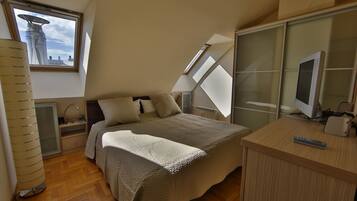 Luxury Apartment, 2 Bedrooms | 2 bedrooms, iron/ironing board, free WiFi, bed sheets