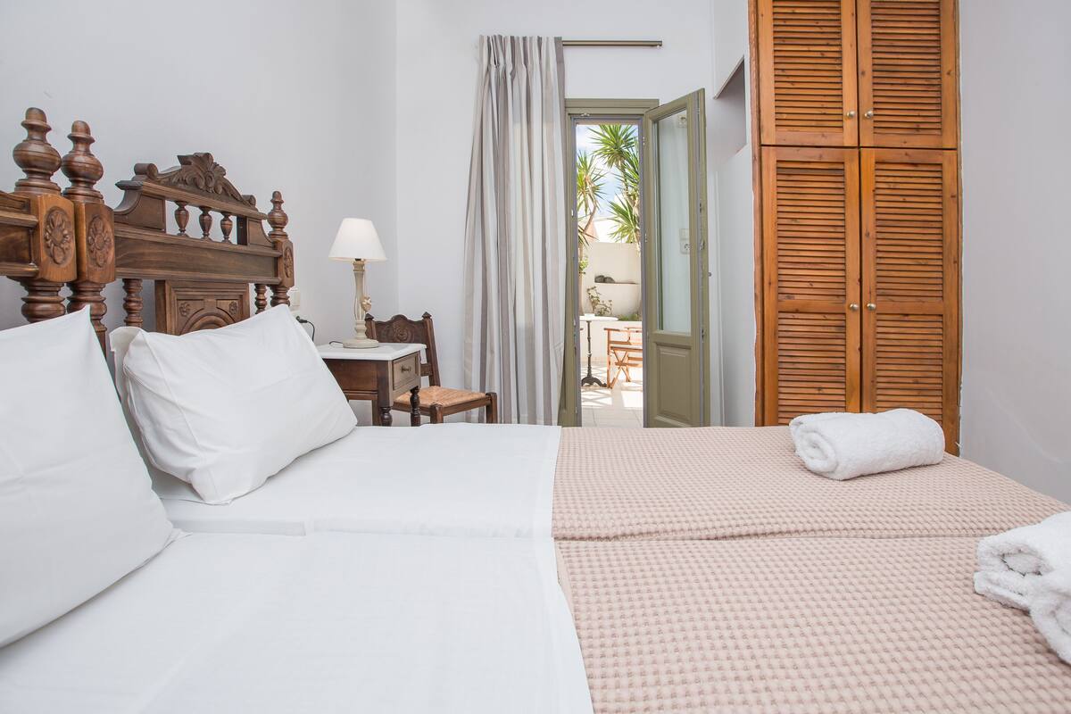 Standard Double or Twin Room, Sea View | In-room safe, cribs (free), rollaway beds (surcharge), WiFi (free)