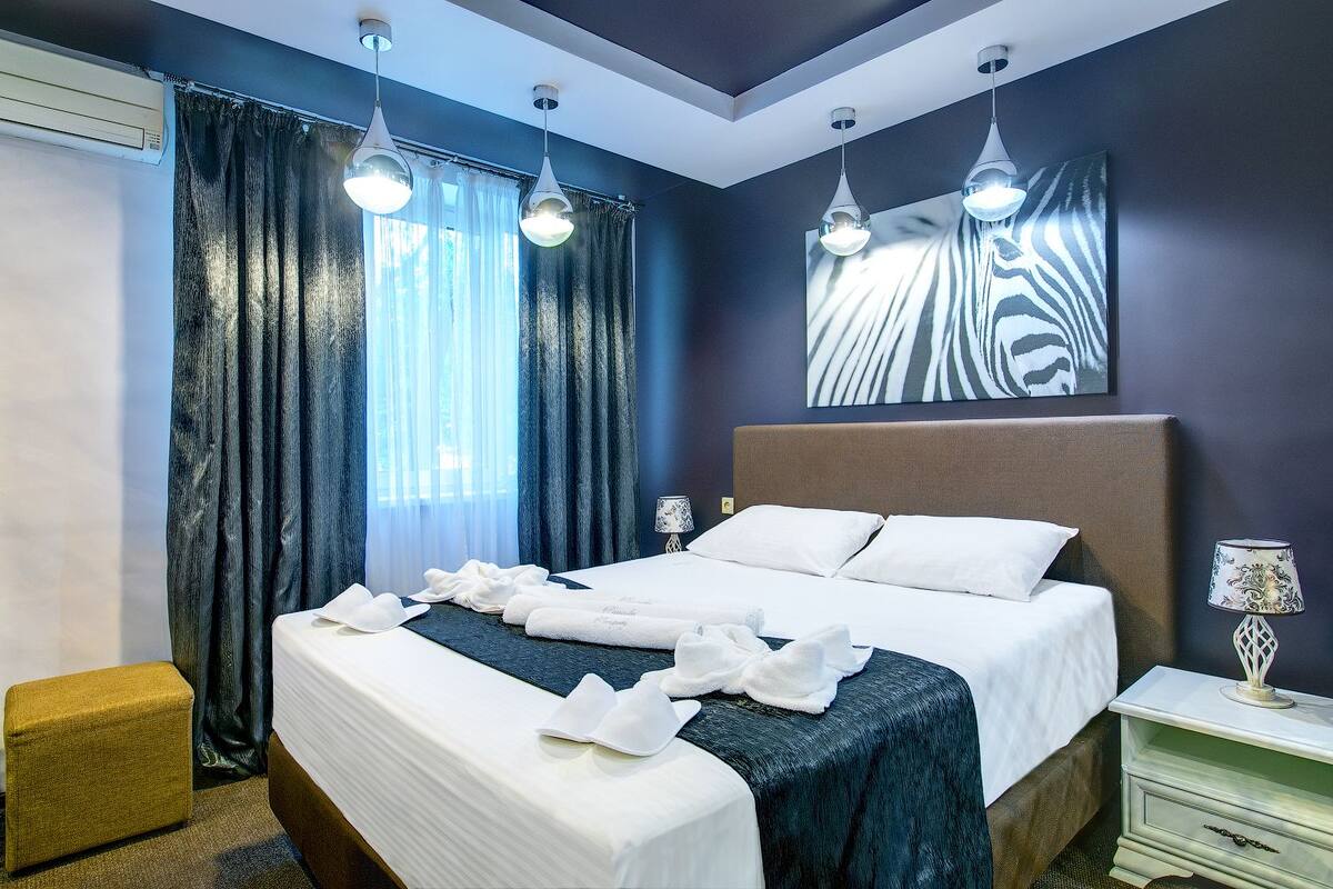 1 bedroom, blackout curtains, soundproofing, iron/ironing board