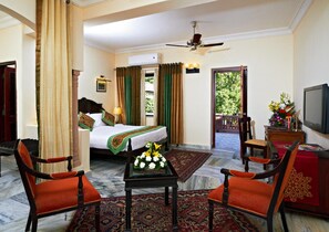 Free WiFi, wheelchair access