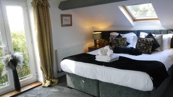 7 bedrooms, iron/ironing board, WiFi