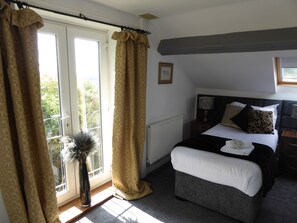 7 habitaciones, tabla de planchar con plancha y wifi