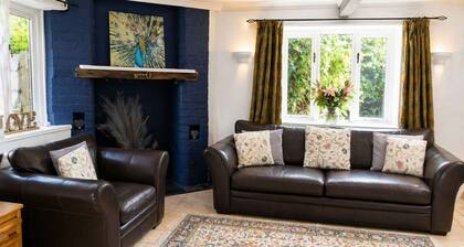 Juliet Cottage - Sleeps up to 3 - Large Hot Tub