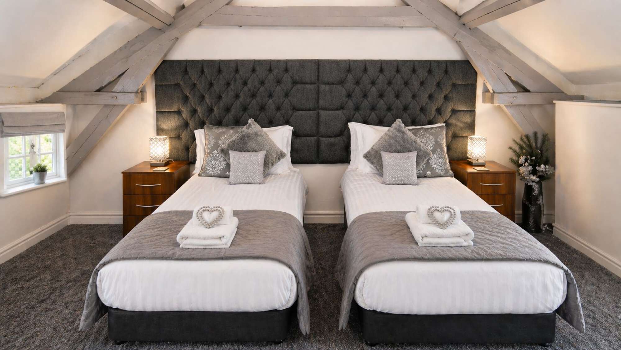 2 bedrooms, iron/ironing board, WiFi