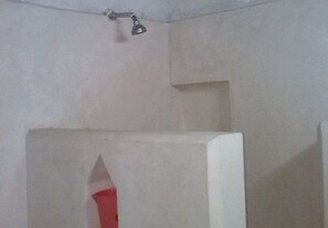 Standard Room | Pancuran Bilik Mandi