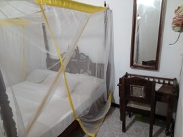 Standard Room | Desk, bed sheets