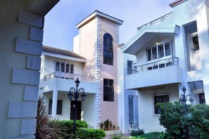 Family Bungalow | Terrace/patio - Hotel Lions Den (Mawal)