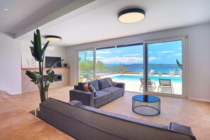 智能電視、電子遊戲、DVD 播放機、音響