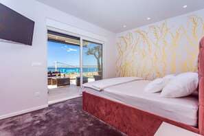 5 bedrooms, in-room safe, soundproofing, iron/ironing board - Luxurius Villa Aria with heated 45sqm pool, jacuzzi and seaview (Kaštel Gomilica)