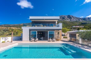 Outdoor pool, a heated pool - Luxurius Villa Aria with heated 45sqm pool, jacuzzi and seaview (Kaštel Gomilica)