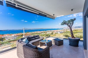 Property grounds - Luxurius Villa Aria with heated 45sqm pool, jacuzzi and seaview (Kaštel Gomilica)