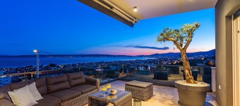 Luxurius Villa Aria with heated 45sqm pool, jacuzzi and seaview