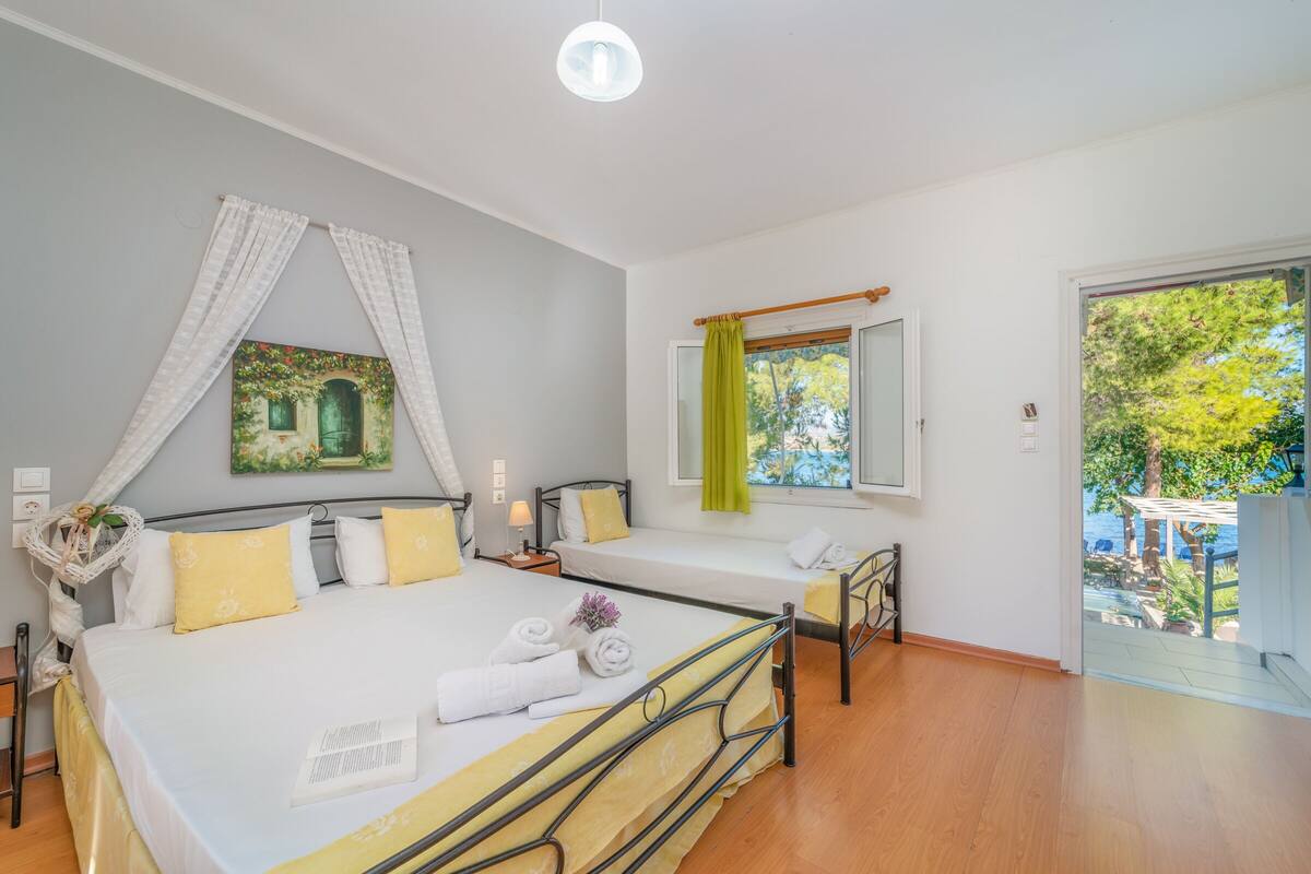 Estudio, vista al mar | Caja de seguridad en la habitación, escritorio y cunas gratuitas