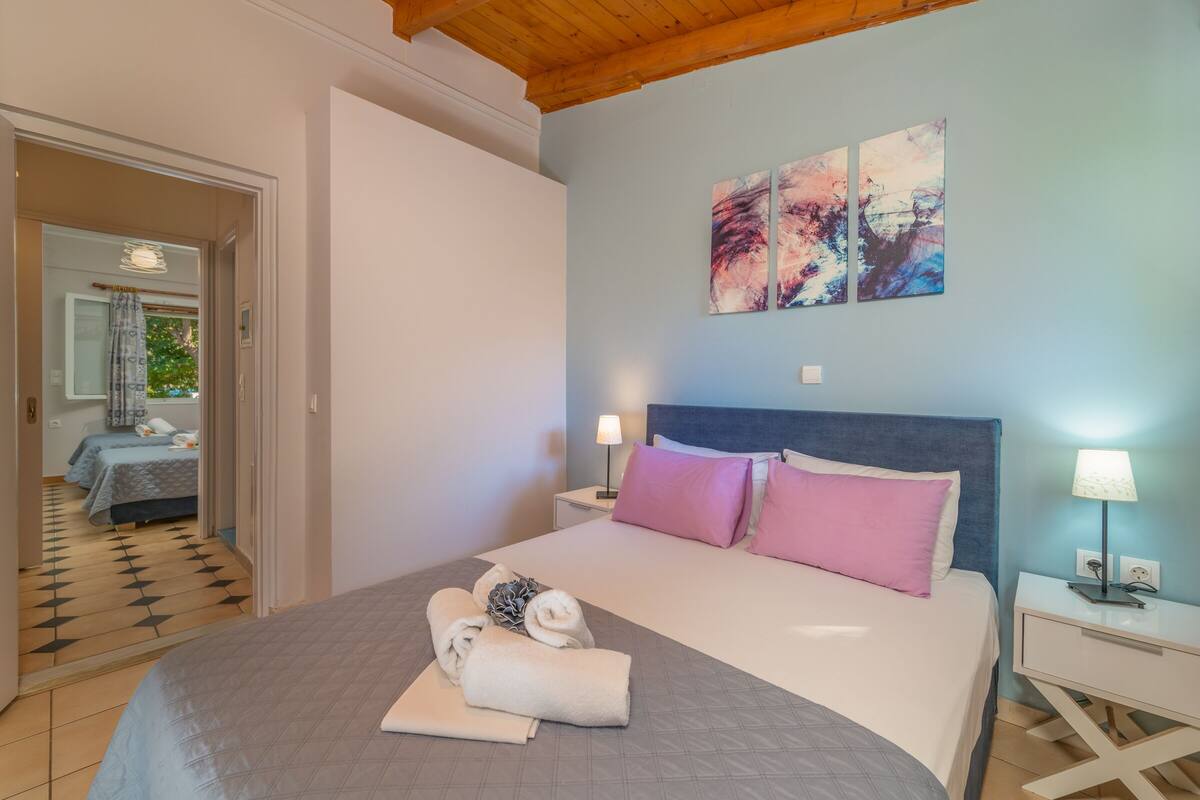Departamento, 2 habitaciones (Upper Floor) | Caja de seguridad en la habitación, escritorio y cunas gratuitas