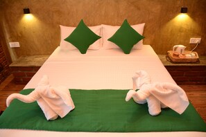 Classic Double Room, 1 Queen Bed, Garden View | Select Comfort beds, blackout drapes