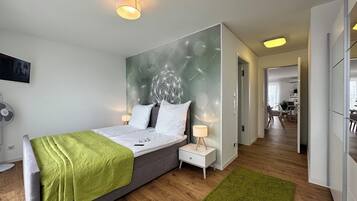 1 Schlafzimmer, Zimmersafe, Schreibtisch, schallisolierte Zimmer