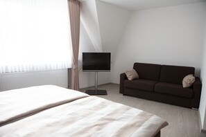 Superior Double Room | In-room safe, free WiFi, bed sheets - Hotel am Markt (Cochem)