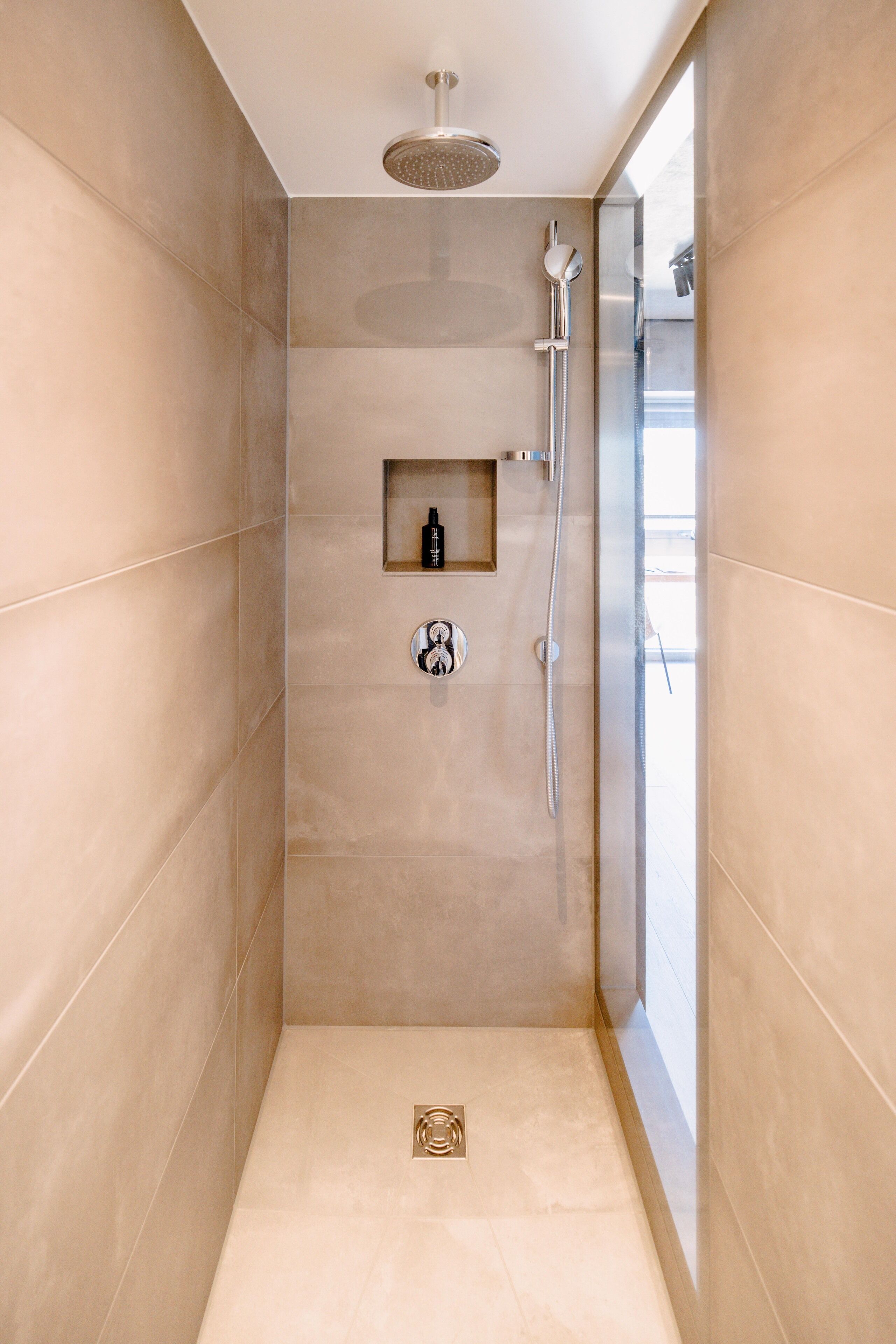 executive studio | bathroom shower