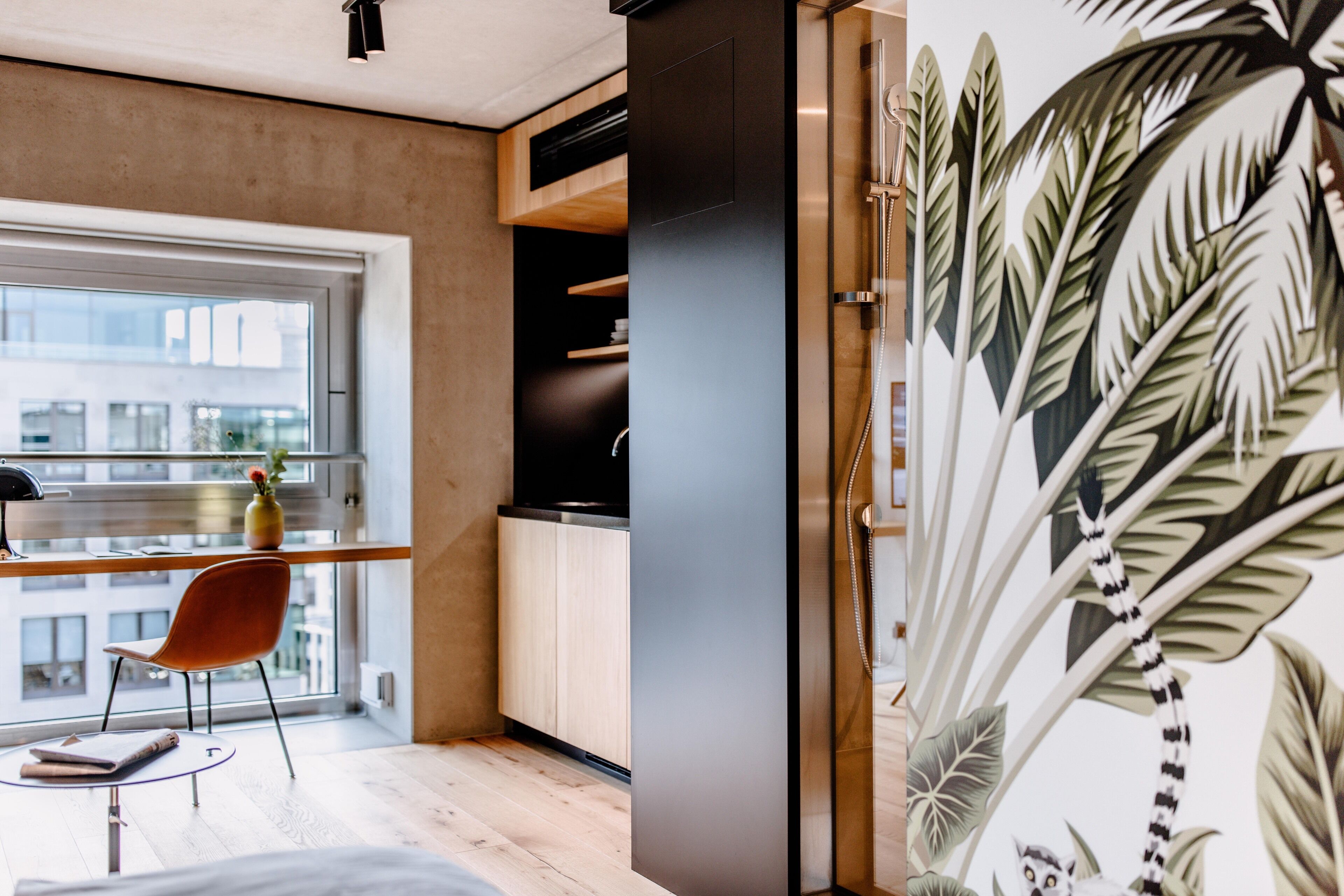 40 インチのLED テレビ (デジタル放送視聴可)、テレビ、MP3 ドック