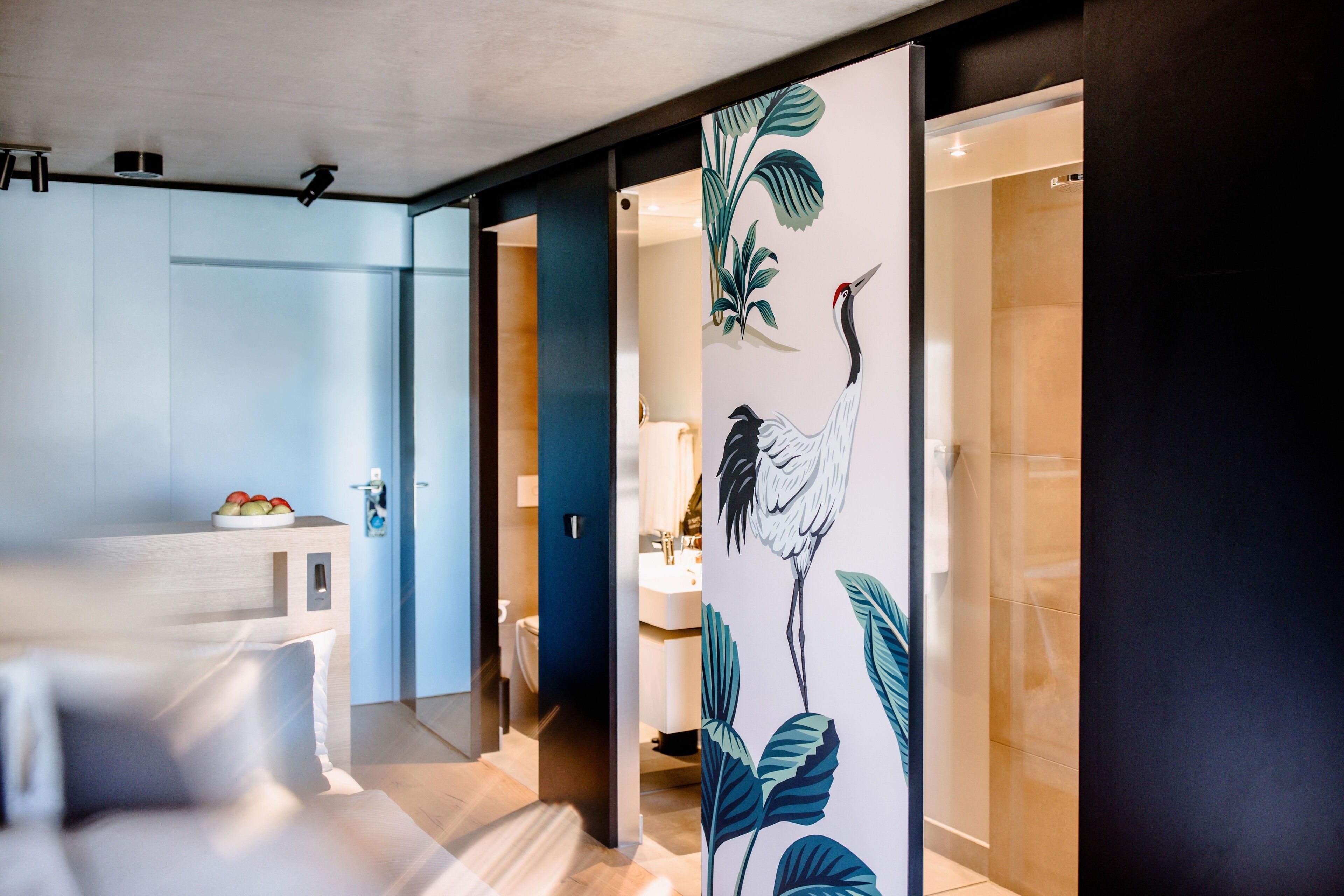 shower, rainfall showerhead, free toiletries, hair dryer