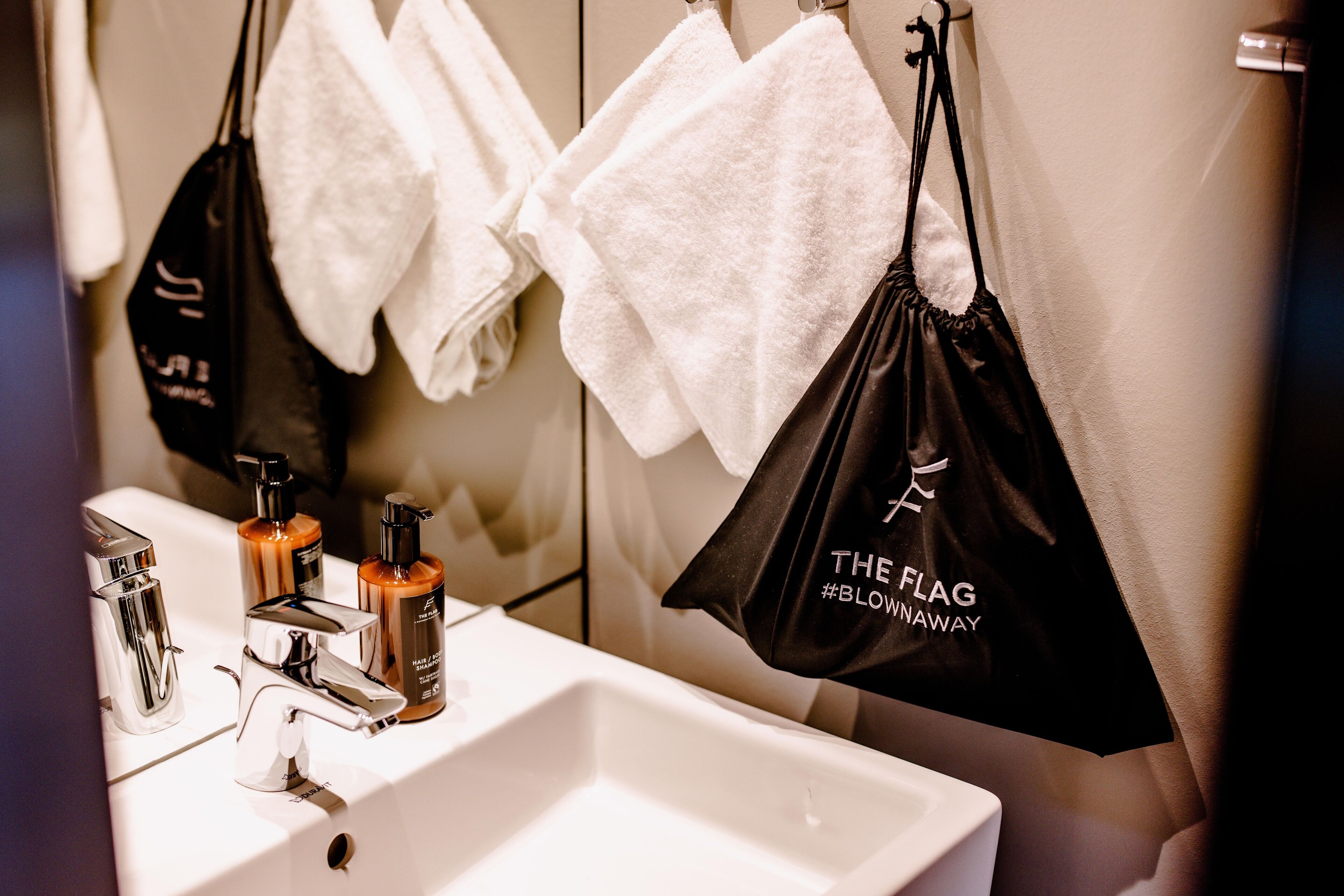 shower, rainfall showerhead, free toiletries, hair dryer